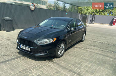 Седан Ford Fusion 2015 в 