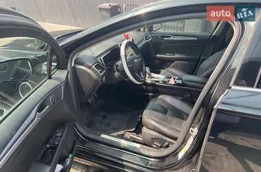 Седан Ford Fusion 2015 в 