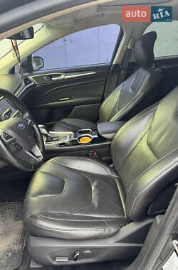 Седан Ford Fusion 2013 в 