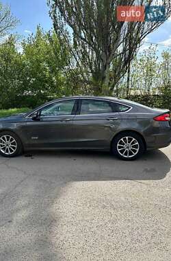 Седан Ford Fusion 2018 в 