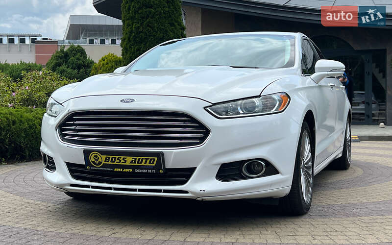 Седан Ford Fusion 2015 в Львові