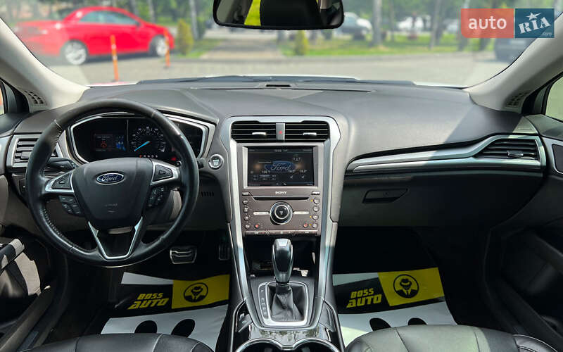 Седан Ford Fusion 2015 в Львові