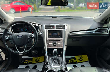 Седан Ford Fusion 2015 в 
