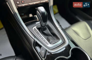 Седан Ford Fusion 2015 в 