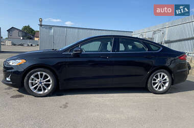 Седан Ford Fusion 2019 в 