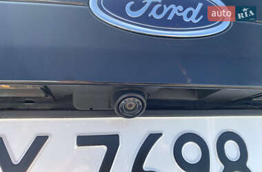 Седан Ford Fusion 2019 в 