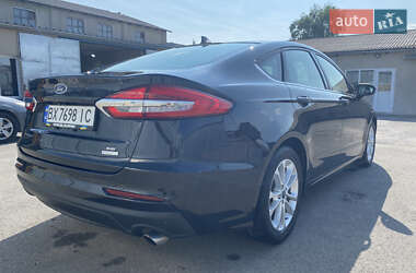 Седан Ford Fusion 2019 в 