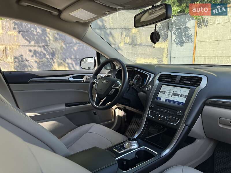 Седан Ford Fusion 2016 в Харкові