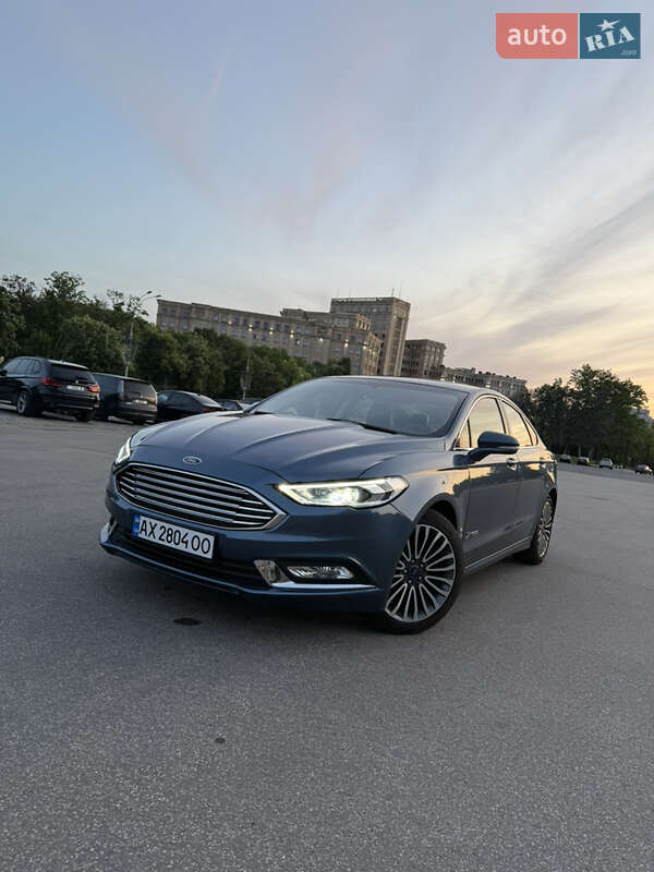 Седан Ford Fusion 2017 в 