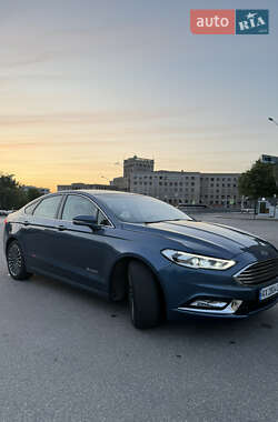 Седан Ford Fusion 2017 в 