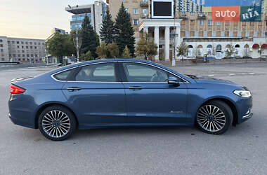 Седан Ford Fusion 2017 в 