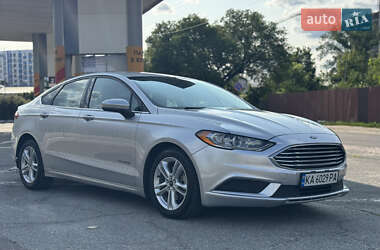 Седан Ford Fusion 2017 в 