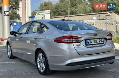 Седан Ford Fusion 2017 в 