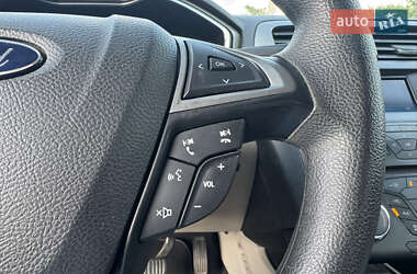 Седан Ford Fusion 2017 в 