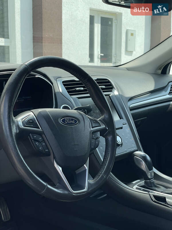 Седан Ford Fusion 2013 в Киеве фото 7 Седан Ford Fusion 2013 в Киеве