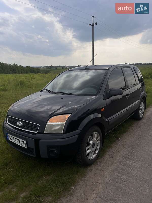Хэтчбек Ford Fusion 2008 в Ровно