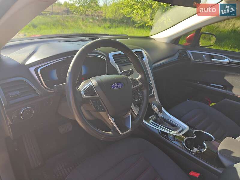 Седан Ford Fusion 2015 в Дрогобыче