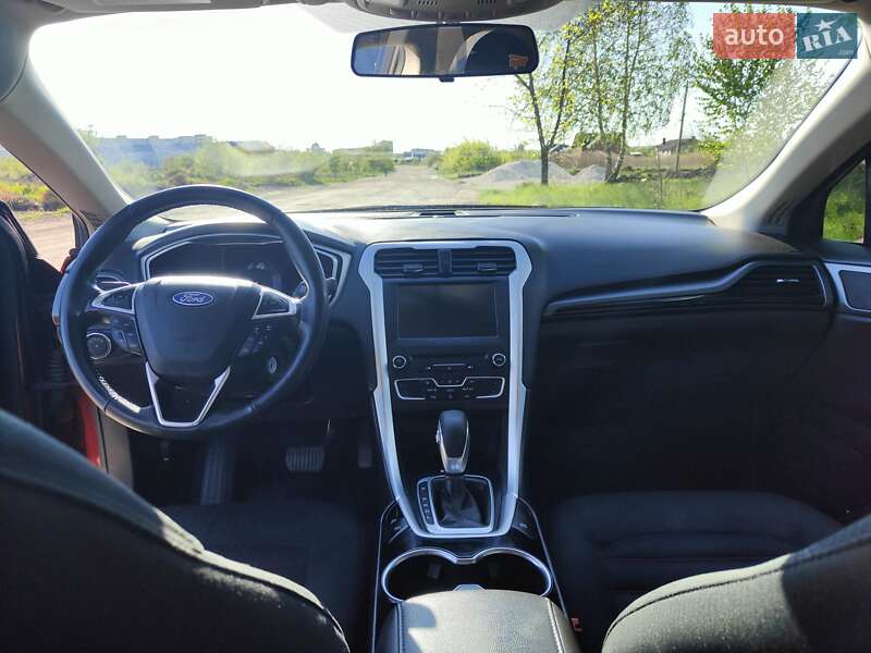 Седан Ford Fusion 2015 в Дрогобыче