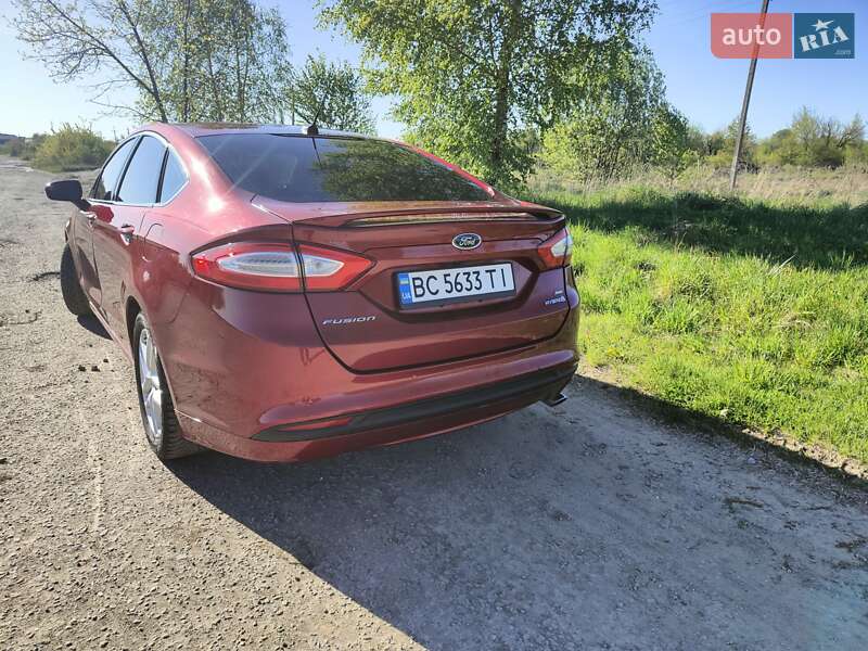 Седан Ford Fusion 2015 в Дрогобыче
