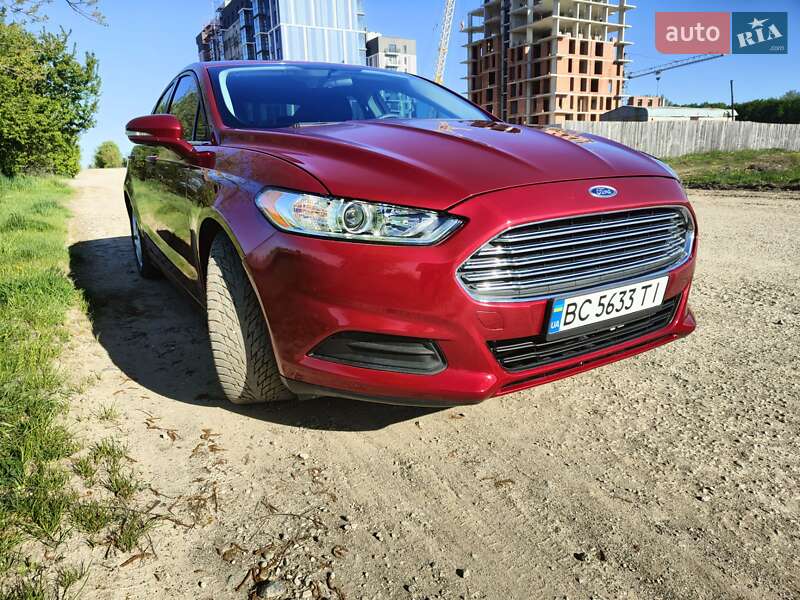 Седан Ford Fusion 2015 в Дрогобыче