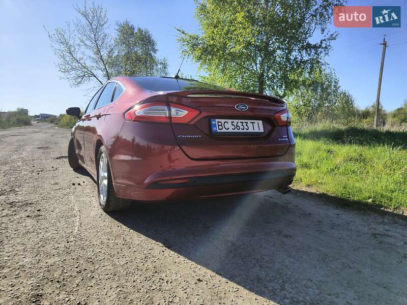 Седан Ford Fusion 2015 в Дрогобыче
