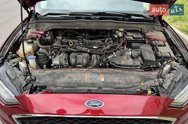 Седан Ford Fusion 2017 в 