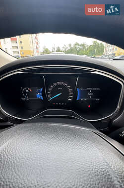 Седан Ford Fusion 2017 в 