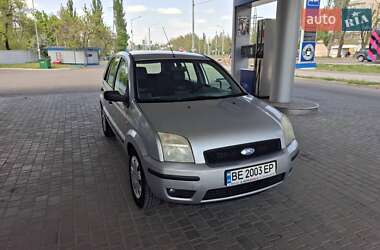 Хэтчбек Ford Fusion 2003 в 