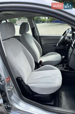 Хэтчбек Ford Fusion 2005 в 
