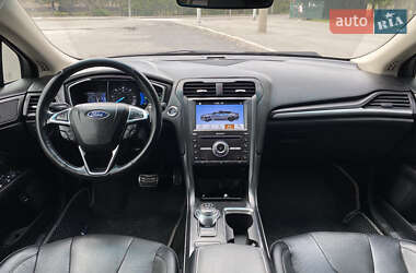 Седан Ford Fusion 2018 в 