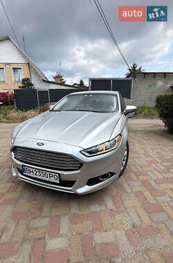 Седан Ford Fusion 2015 в 