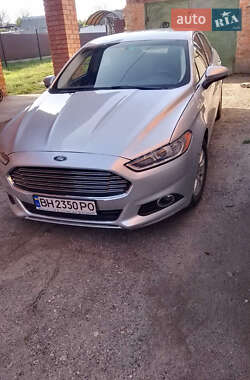Седан Ford Fusion 2015 в 