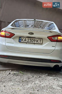 Седан Ford Fusion 2016 в 