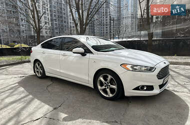 Седан Ford Fusion 2016 в 