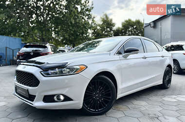 Седан Ford Fusion 2016 в 