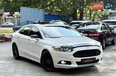Седан Ford Fusion 2016 в 