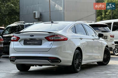 Седан Ford Fusion 2016 в 