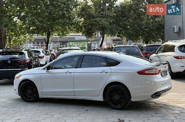 Седан Ford Fusion 2016 в 