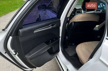 Седан Ford Fusion 2014 в 