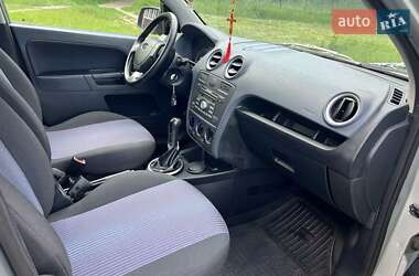 Хэтчбек Ford Fusion 2011 в 