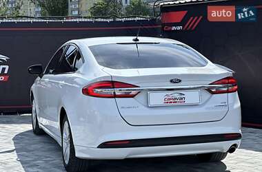 Седан Ford Fusion 2018 в 