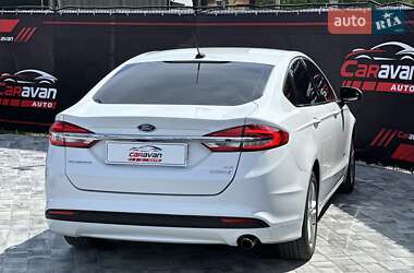 Седан Ford Fusion 2018 в 