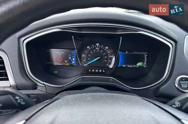 Седан Ford Fusion 2018 в 