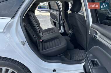 Седан Ford Fusion 2018 в 