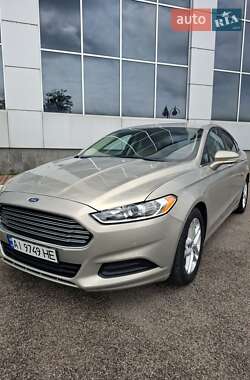 Седан Ford Fusion 2015 в 