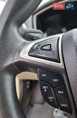 Седан Ford Fusion 2015 в 