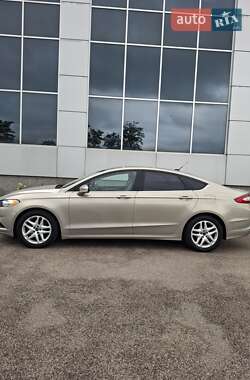 Седан Ford Fusion 2015 в 