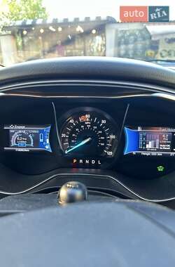 Седан Ford Fusion 2017 в 