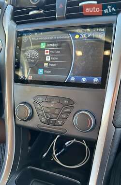 Седан Ford Fusion 2017 в 