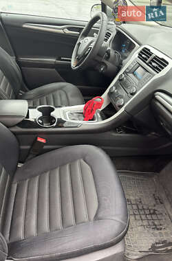 Седан Ford Fusion 2014 в 